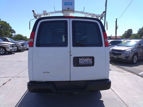 Used 2016 Chevrolet Express 3500 RWD image 6