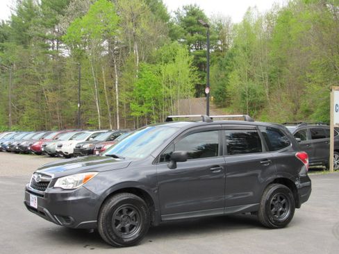 Used 2014 Subaru Forester 2.5i Premium AWD/4WD image 2