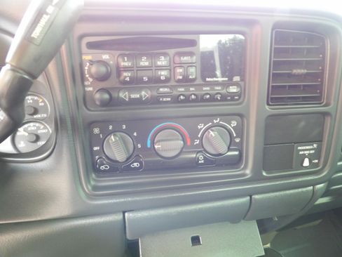 Used 2000 Chevrolet Silverado 1500 LS image 8