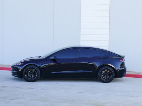 Used 2024 Tesla Model 3 Long Range image 2