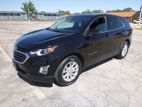 Used 2019 Chevrolet Equinox AWD LT w/ 1LT image 2