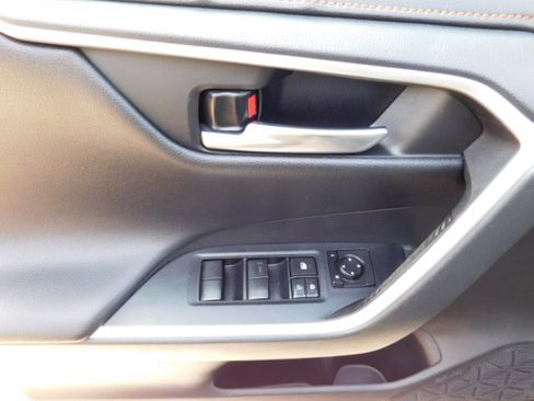 Used 2021 Toyota RAV4 Adventure image 11