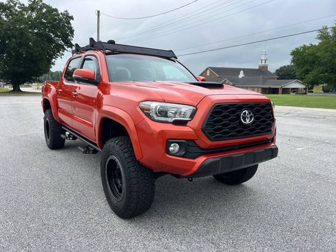 Used 2016 Toyota Tacoma 4x4 Double Cab w/TRD Sport Pkg image 4
