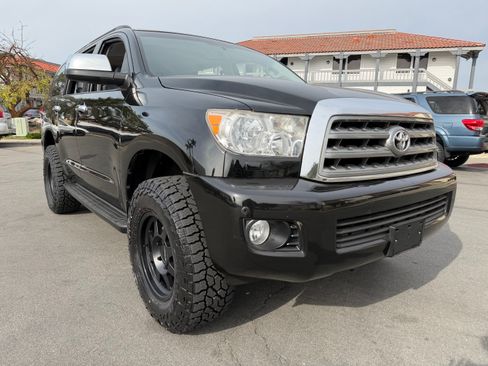 Used 2011 Toyota Sequoia Limited image 11