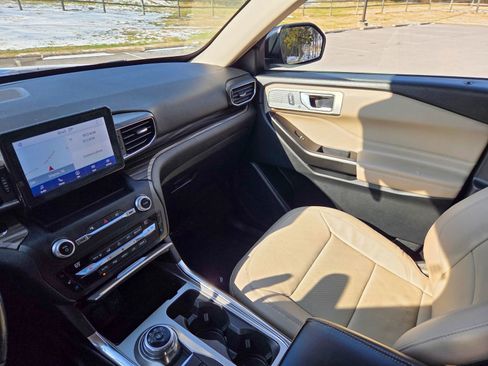 Used 2020 Ford Explorer Limited image 9