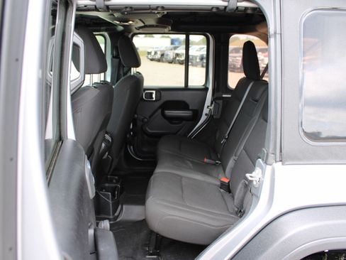 Used 2021 Jeep Wrangler Unlimited Willys image 16