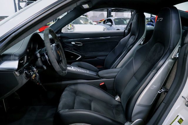 Used 2018 Porsche 911 GT3 RWD image 24