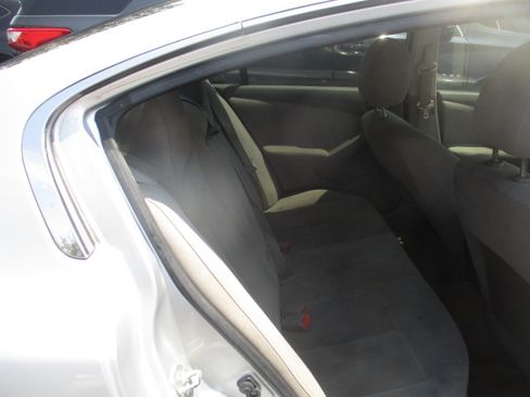 Used 2012 Nissan Altima Sedan FWD image 13