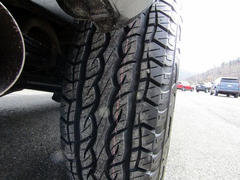 Used 2018 Toyota Tacoma SR5 image 9