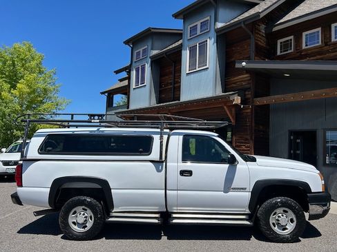 Used 2006 Chevrolet Silverado 2500 4x4 Regular Cab image 3