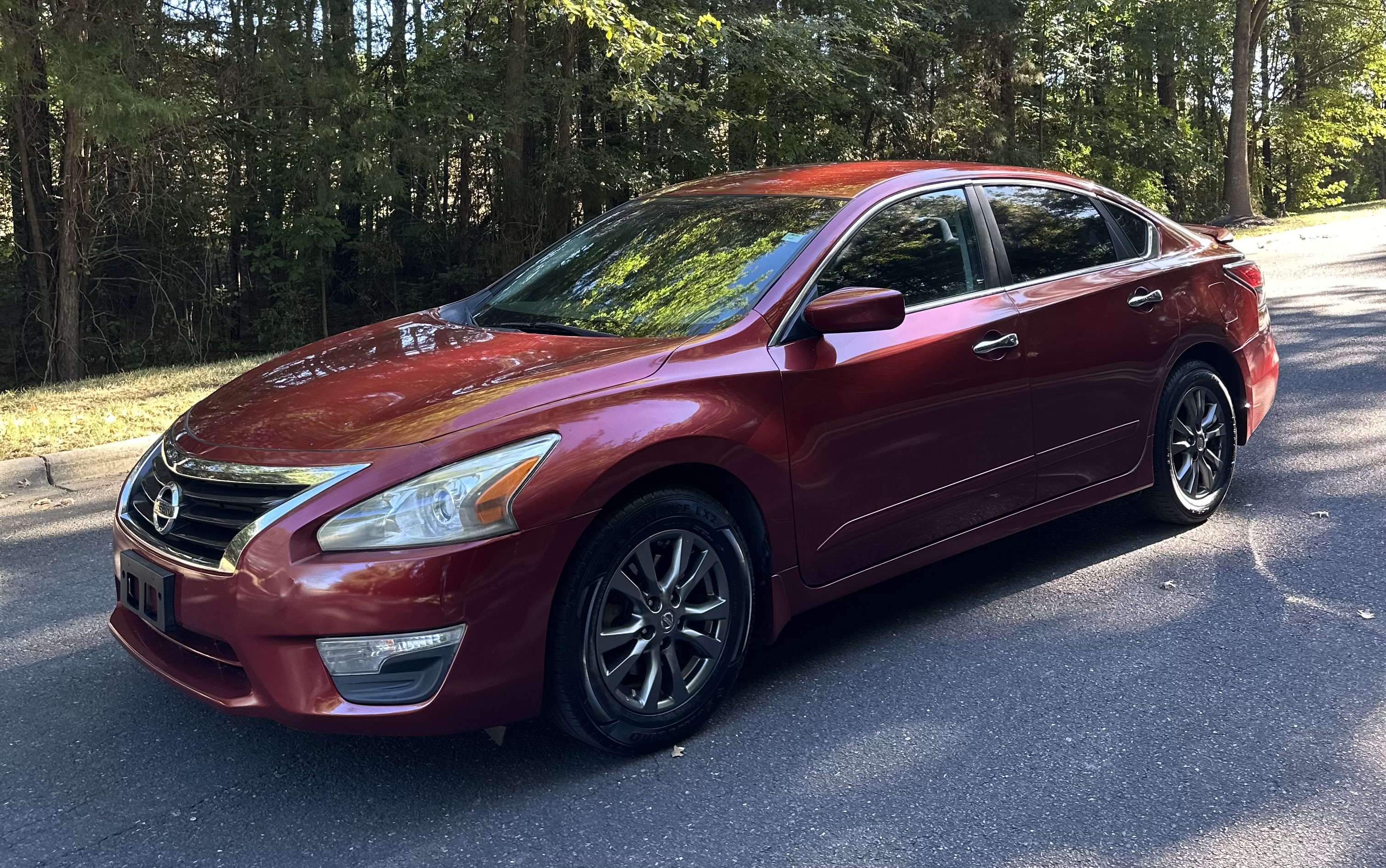 Used 2015 Nissan Altima SV FWD image 6