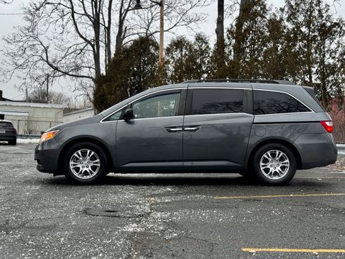 Used 2011 Honda Odyssey EX image 2