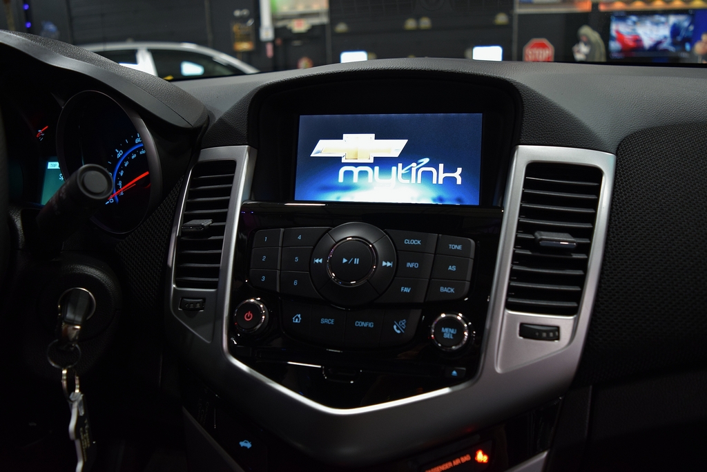 Used 2015 Chevrolet Cruze LT FWD image 27