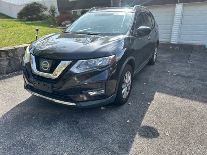 Used 2017 Nissan Rogue SV