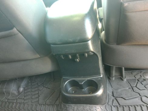 Used 2015 Jeep Wrangler 4WD Unlimited Sahara image 40