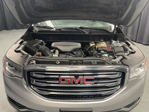 Used 2018 GMC Acadia SLE image 17