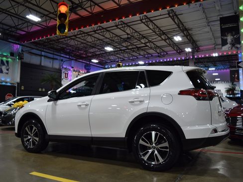Used 2017 Toyota RAV4 XLE FWD image 12