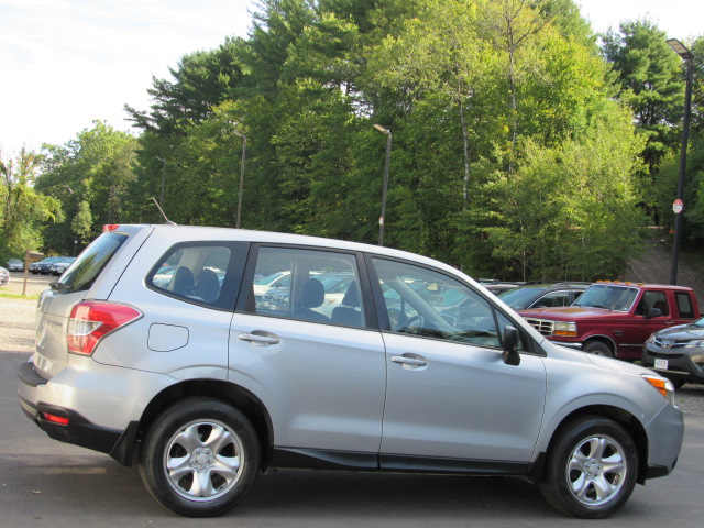 Used 2014 Subaru Forester 2.5i AWD/4WD image 10