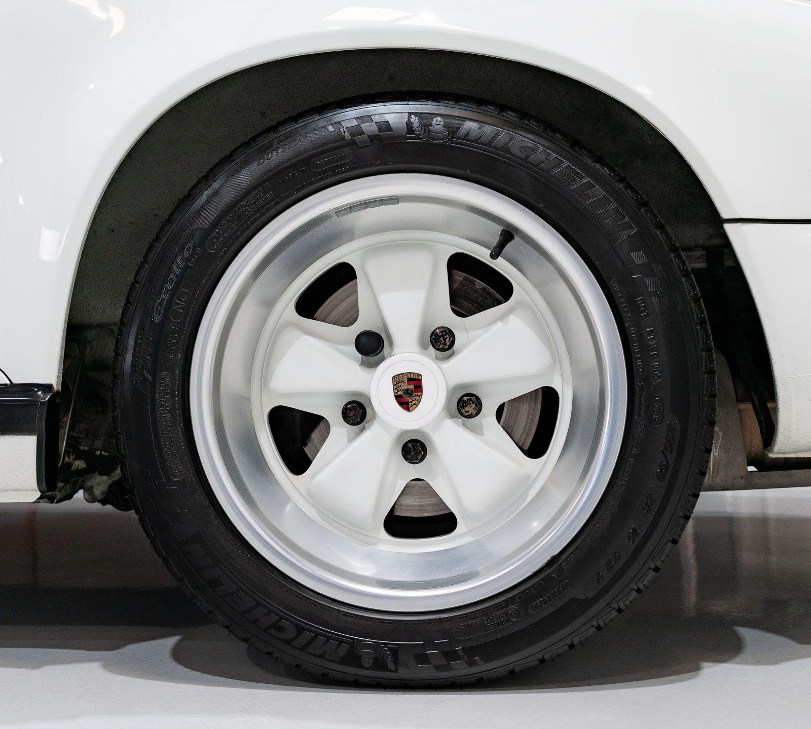 Used 1989 Porsche 911 Carrera Cabriolet RWD image 14