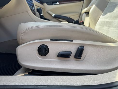 Used 2012 Volkswagen Passat 2.5 SEL image 25