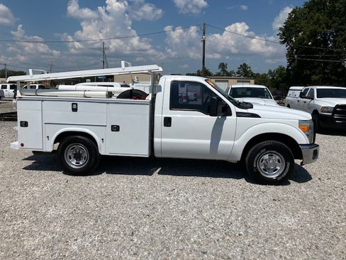 Used 2016 Ford F250 image 2