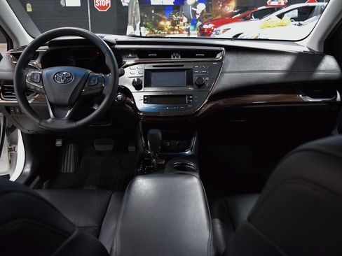 Used 2013 Toyota Avalon XLE Touring FWD image 24
