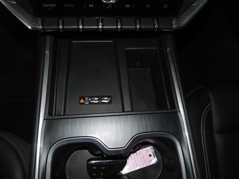 Used 2025 GMC Acadia Elevation image 46