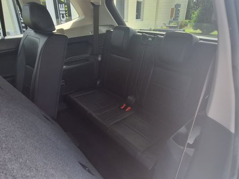 Used 2020 Volkswagen Tiguan FWD image 25