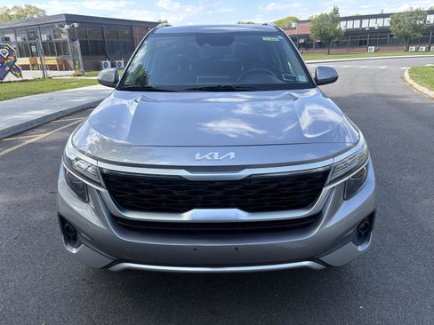 Certified 2022 Kia Seltos S AWD/4WD image 2