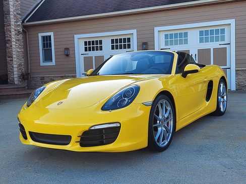 Used 2014 Porsche Boxster S image 2
