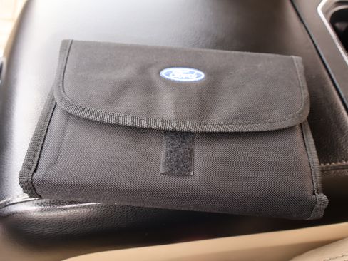 Used 2015 Ford F150 Lariat image 35