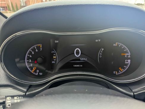 Used 2020 Jeep Grand Cherokee Limited image 12