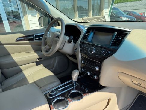 Used 2015 Nissan Pathfinder AWD/4WD image 19