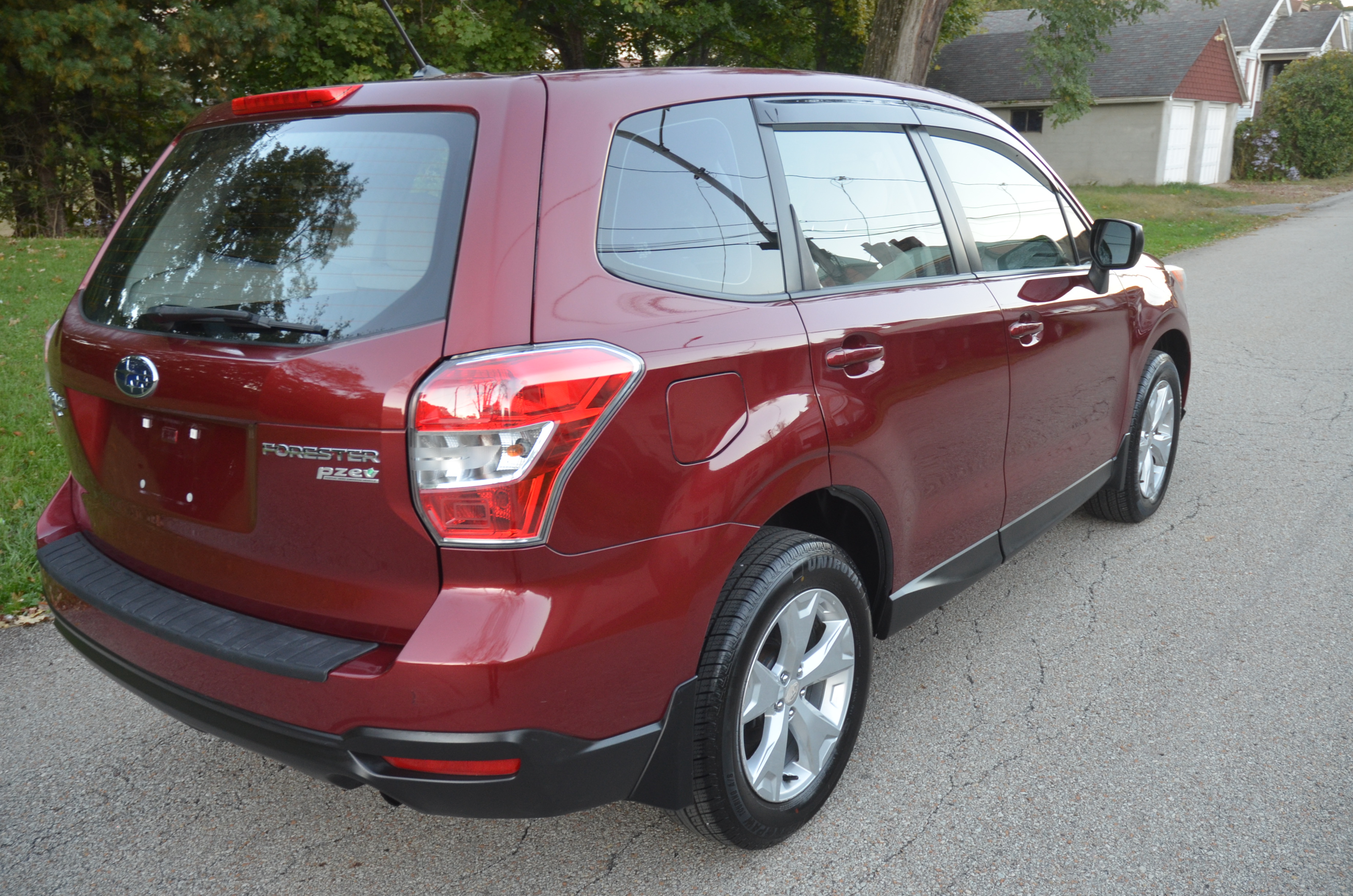 Used 2014 Subaru Forester 2.5i AWD/4WD image 5
