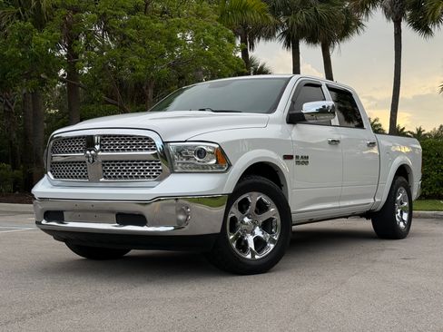 Used 2018 RAM 1500 2WD Crew Cab Laramie image 1
