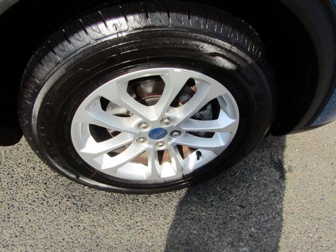 Used 2020 Ford Escape AWD SE image 12