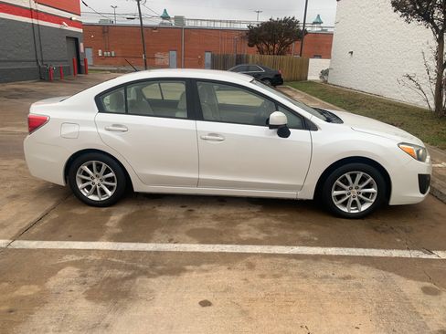 Used 2014 Subaru Impreza 2.0i Premium image 8