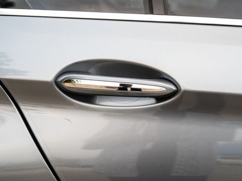 Used 2017 BMW 530i image 18