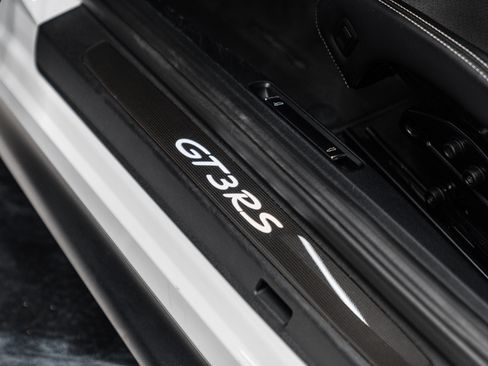 Used 2019 Porsche 911 GT3 RS Coupe RWD image 11