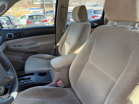 Used 2008 Toyota Tacoma PreRunner image 14