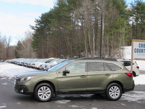 Used 2019 Subaru Outback 2.5i Premium image 3