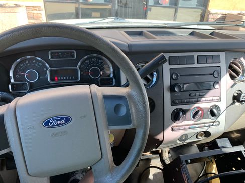 Used 2007 Ford Expedition XLT image 13