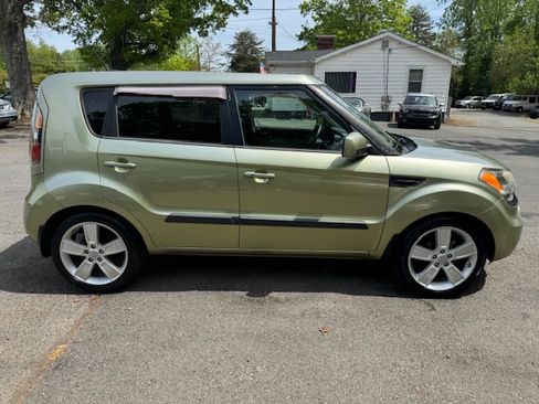 Used 2011 Kia Soul ! image 6