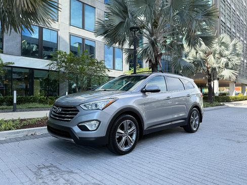 Used 2015 Hyundai Santa Fe GLS image 1