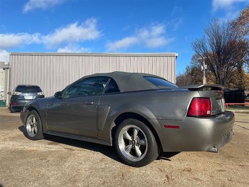 Used 2001 Ford Mustang GT Deluxe image 3