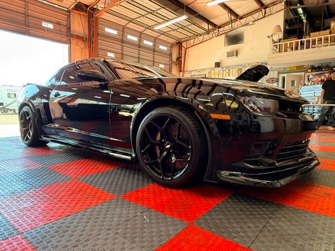 Used 2015 Chevrolet Camaro Z/28 image 3