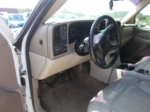 Used 2002 Chevrolet Tahoe 4WD image 6