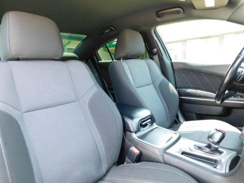 Used 2022 Dodge Charger SXT AWD image 21