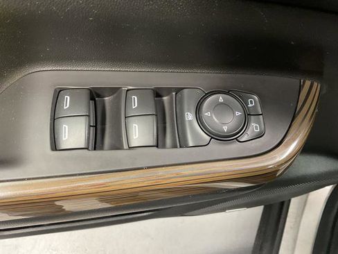 Used 2018 GMC Acadia SLE image 11