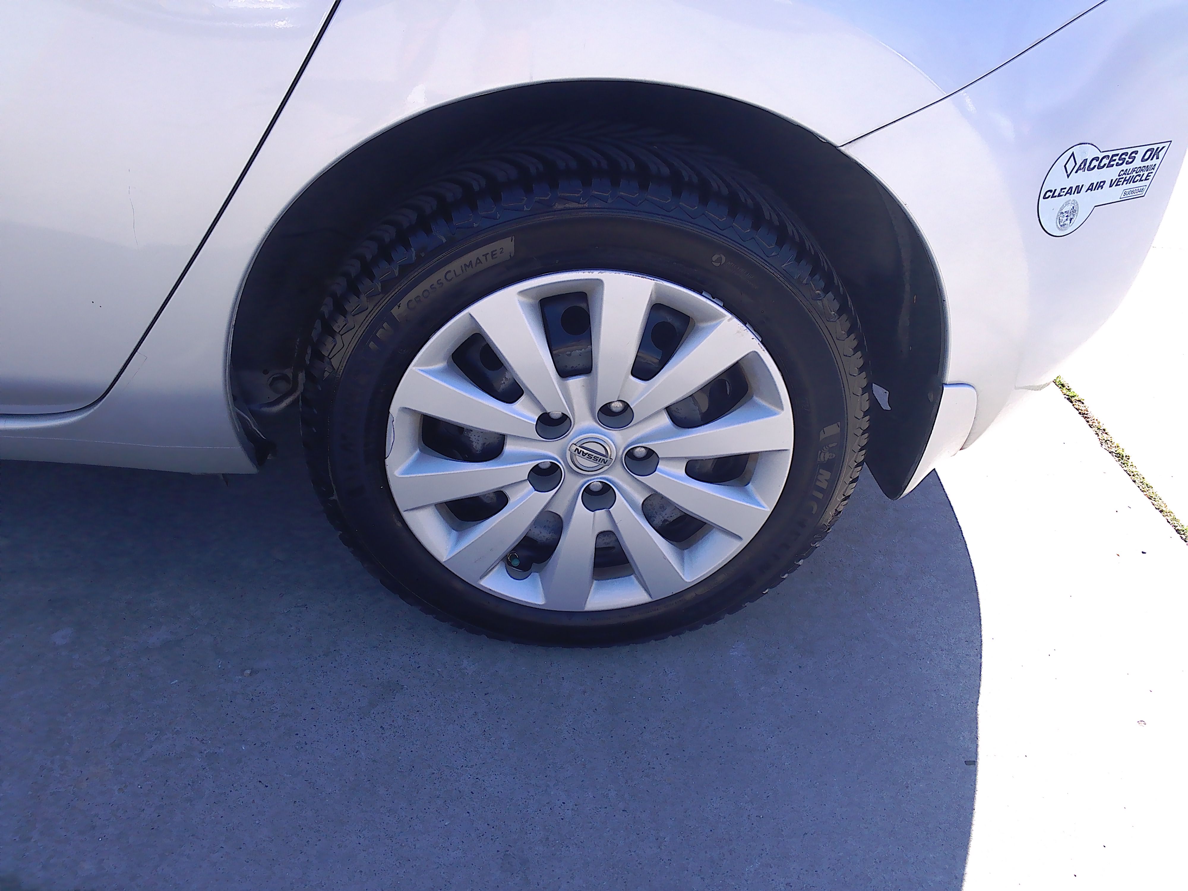 Used 2015 Nissan Leaf S FWD image 35